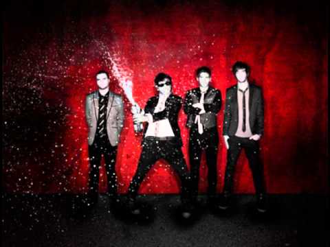All Time Low Covers Britney Spears Hold It Against Me for BBC Live Lounge 0 All Time Low Covers Britney Spears Hold It Against Me for BBC Live Lounge