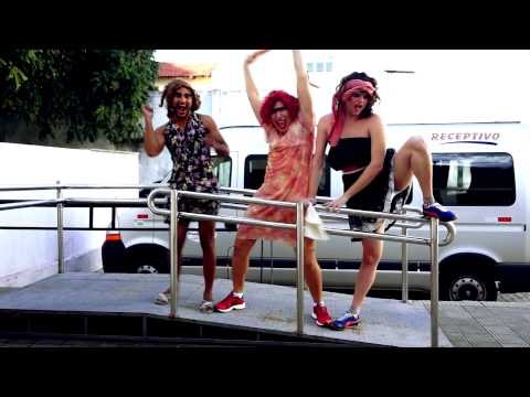mafiosas - Justina, do Ele é o Cara da Rede Meio Norte, juntamente com Lobisaura e Cão de Feia, procuram um novo emprego neste clip.