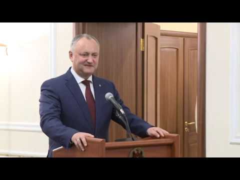 Глава государства вручил Почетные дипломы Президента Республики Молдова группе граждан