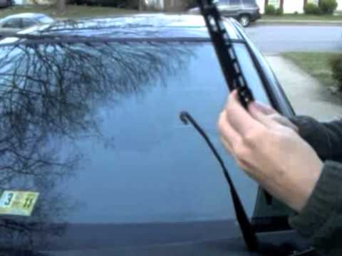 How to change an Acura RSX type S wiper blade