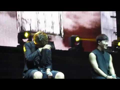 Junhyung - Dongwoon is reallyyyy singing with all his heart. LOL 2.37 Junhyung starts laughing. Manager Sehun was standing infront of e stage, asking Junhyung