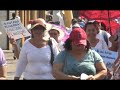 Marcha de maestros por demandas salariales.mpg