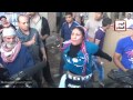 مواطنة تمزق ملابسها عقب خسارة شفيق