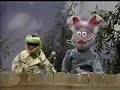 Sesame Street News Flash - Holiday Mix-Up