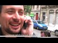 Un tío atractivo por el mundo en...