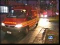Resumo do primeiro plantão informando o fim do seqüestro de Eloá Cristina Pimentel, de 15 anos, pelo seu ex-namorado Lindemberg Fernandes Alves, de 22 anos, num apartamento em um condomínio na cidade de Santo André, região do ABC Paulista. Também estava no apartamento a amiga de Eloá, Nayara Rodrigues Vieira da Silva, também de 15 anos, que já havia sido libertada anteriormente, mas voltou mais tarde para o local do seqüestro a fim de ajudar sua amiga. Apresentação de Patrícia Taufer e Carlos Tramontina.Lindemberg foi preso e as duas meninas foram atingidas por tiros do seqüestrador. A morte cerebral de Eloá Pimentel foi confirmada à 1h de 19/10/2008. Nayara Silva recebeu alta na semana seguinte após cirurgia devido ao ferimento no rosto proveniente do tiro de Lindemberg.Houve um equívoco durante a transmissão da chegada das duas meninas ao hospital: a primeira que chega é Nayara Silva, seguida por Eloá, que recebia respiração artificial, e não o contrário, como é informado.Conteúdo do vídeo:- Cobertura dos canais Globo News e Record News no momento da invasão da polícia ao apartamento.- Interrupção da novela da Rede Globo para o Plantão que acompanhou ao vivo o desfecho do seqüestro. A partir desse momento, todas as imagens seguintes são deste primeiro plantão da Rede Globo- Primeiras imagens da invasão da polícia, ao vivo na Rede Globo- Saída de Eloá do edifício, levada em uma maca- Lindemberg é levado à viatura da polícia- Entrada de Nayara Silva no carro de resgate dos bombeiros- Saída da ambulância que levava Eloá Pimentel- Notícia da chegada de Lindemberg na delegacia- Imagens recuperadas da chegada de Lindemberg na delegacia- Chegada de Eloá e Nayara ao hospital- Reprise do início da invasão da polícia ao apartamento- Vinheta do Plantão da Globo - continua a programação normal