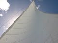 En voilier dans les Whitsunday Islands