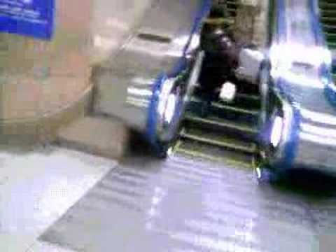 ダイヤが乱れた時の JR大阪駅散策
