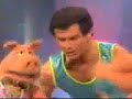 Muppets Tonight - Pierce Brosnan juggles Muppets Tonight - Pierce Brosnan juggles