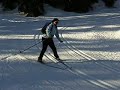 sieht ja harmlos aus, aber ich dachte ich fliege aus der loipe. im unterschied zu erika versuche ich ja immer so lang wie m�glich auf den beinen zu bleiben. meine st�rze sind daf�r nicht immer verletzungsfrei...