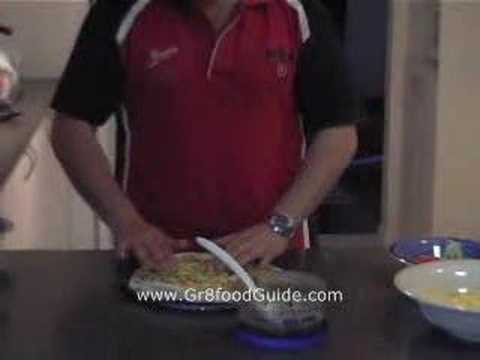 Gr8FoodGuide.com thyme pizza - YouTube