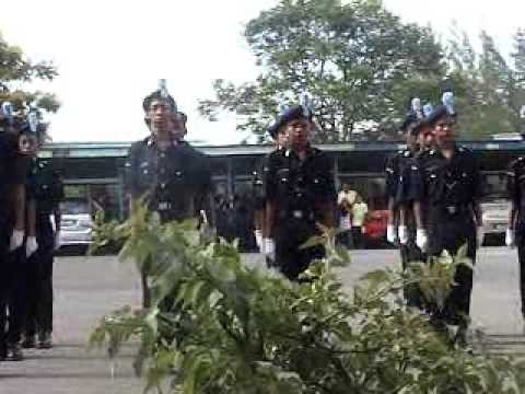 antara sedutan kawad yang sempat dirakam KOMPENI C kor kadet polis daerah dungun 2009.BHG 3