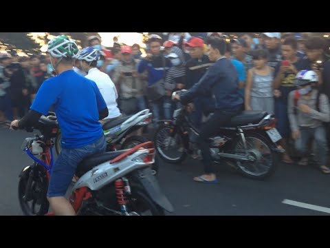 duaxe - Giải đua xe đường phố tự do mỡ rộng 2/9/2014 http://facebook.com/VietNamRacingBoy Tags : dốc con rồng 2/9 , vũng tàu 2/9 , 2/9/14 , 2/9/2014 , đua ...