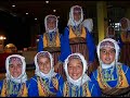 http://www.turklider.org/TR/EditModule.aspx?tabid=1038&mid=8373&ItemID=4591&ItemIndex=58Saçların KumluSeninle karşılaştığımızda,Denizden yeni çıkmıştın,Saçlarının arasında kum vardı.Dudaklarında biraz tuz tadı,Sarıldığımda anladım...Seni ne çok sevdiğimi, Seninle ayrıldığımızdan beri,Dışarıda soğuk kış var..Dudaklarımda duruyor hala tuz tadı,Dört mevsim oldu, Ellerimiz ayrı, gözlerimiz ayrıBelki bir yaz ortasındaBuluşuruz yine, bir deniz kenarındaYine saçların kumlu, dudakların tuzluVe yine sen bana canım Can dersin...Mr Can Akın