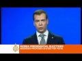 Medvedev backs Putin for president