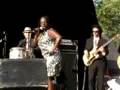 Sharon-Jones-live-Su