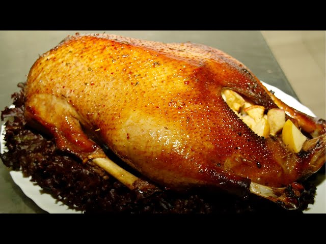  Marinierte Gans mit klassischer Füllung (perfekt für´s Weihnachtsfest)
