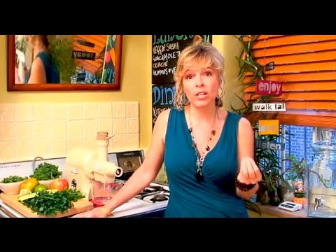juicing - More nutrition tips & videos: http://www.barbaramendeznutrition.com Juicing is one of the best things you can do for you health. In liquid form, it's possibl...