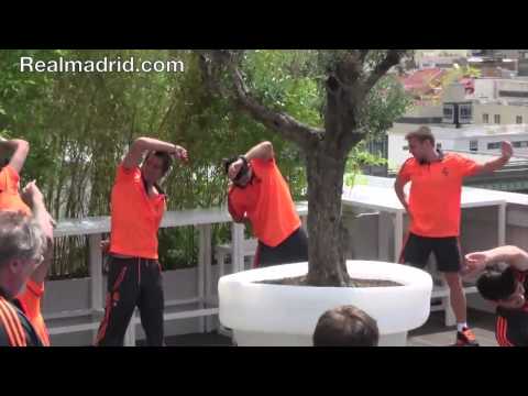 BEHIND THE SCENES: Real Madrid go through stretching exercises at the hotel BEHIND THE SCENES: Real Madrid go through stretching exercises at the hotel