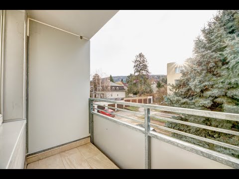 Video Světlý byt k rekonstrukci jen pár metrů od Řevnického náměstí. Balkon, sklep. 