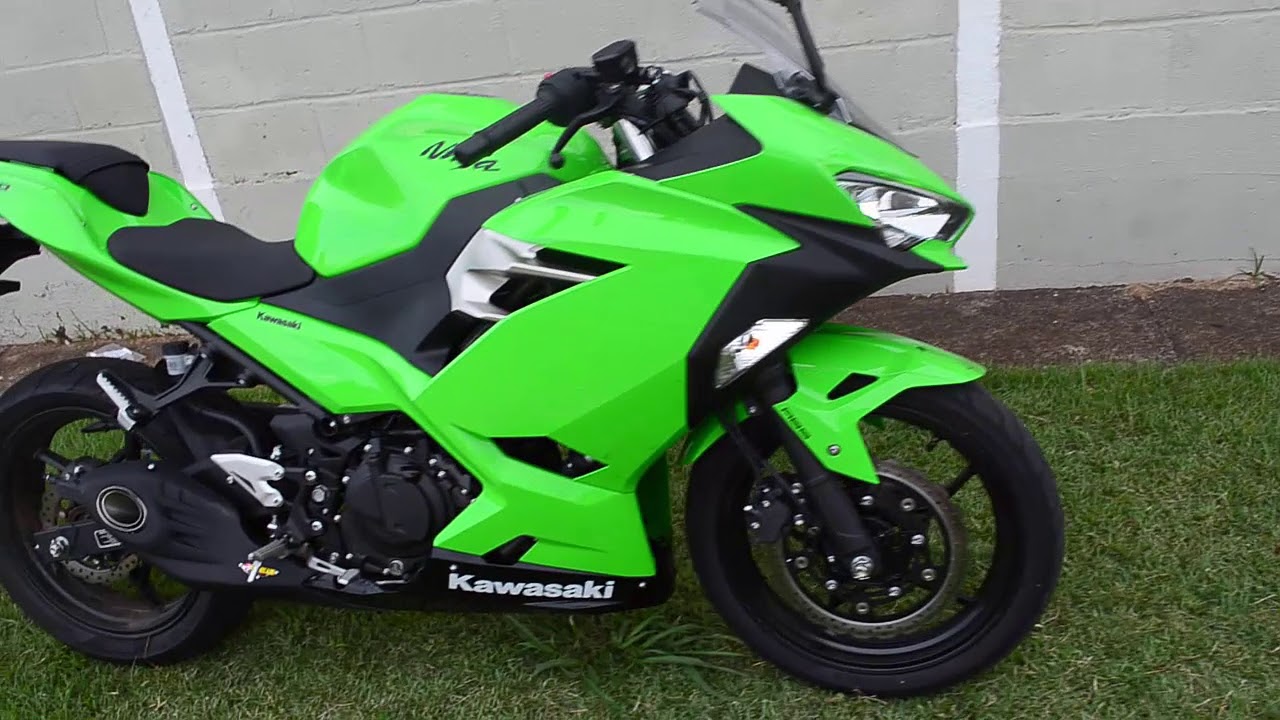 Capa do vídeo  Escapamento Bico Hurrimade Evolution Kawasaki Ninja 400 2018 a 2023