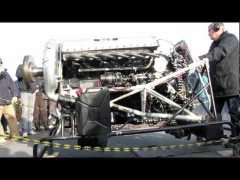 v12 - Starting upp a Rolls-Royce Merlin, 1400 hp, 27 liters. Here its a another Rover Meteor (Rolls-Royce) http://www.youtube.com/watch?v=ot-BWz9BpTI&feature=g-upl.