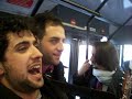 aspettando il pranzo della laurea...sull' autobus di milano!!!