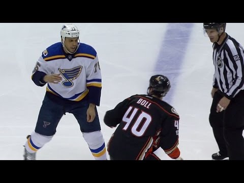 Video: Boll and Reaves settle their differences with long tilt
