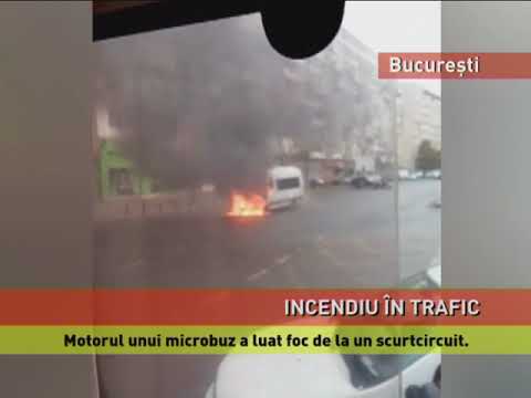 Microbuz în flăcări pe DN1