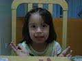 Ela tem 4 anos e ama maquiagem. Segundo ela, vai fazer um tutorial de base, mas ela explica pra que servem todos os pincéis. Esses pincéis vieram como brinde do Bazar Flor de Menina, juntamente com a paleta de 120B que comrpei. Blog da mamãe: www.tudopormaquiagem.blogspot.com Camila Bona filmou e arrasou, obrigada querida!!! bjs a todas e até o próximo!!! :)