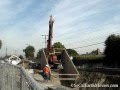 KOEHRING 1066E pulling out trench box