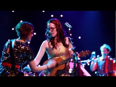 Ingrid Michaelson - Ingrid Michaelson mixes things up in this performance of