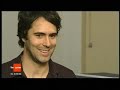 tim rice-oxley, pianiste de keane, en interview pour le t�l�vision belge.