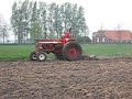 IHC Farmall 856 testen op oud grasland IHC Farmall 856 testen op oud grasland