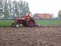 IHC Farmall 856 testen op oud grasland