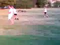 jag har �ppnat journalfilmsarkivet och hittat ett par goa klipp. h�r �r det dock fotboll men inte cl eller vad skit som helst. det �r jesper som lirar  i vit senegal-tr�ja med gr�nt p� axlarna med zlatan i helvit nike-dress p� limhamnsf�ltet, strax bredvid bosse larsson-stenen minsann. det �r filmat med telefonkameran och duger antagligen inte som bevismaterial... men fr�ga jesper s� f�r ni h�ra. han brukar ju gilla att skryta mer �n n�gon annan av oss :-). 