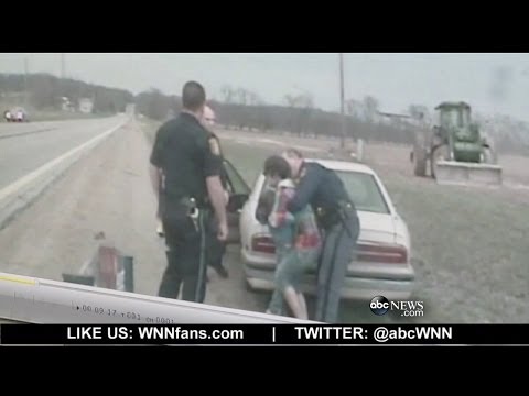 Indiana mother abducts own child, police pursuit.
