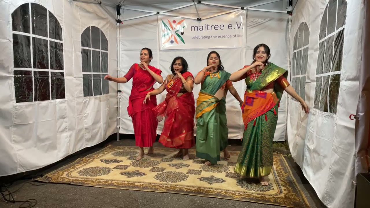 Dance on Bengali Medley during Stuttgart Sarbojonin Durgapuja 2021