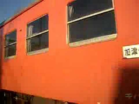 島原鉄道キハ2008(旧国鉄首都圏色)　島原外港駅に到着