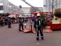Brandweer demonstreert brandende kerstboom