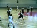 Eskişehir'de her zaman her yerde en büyük olan EAL'nin müthiş taraftarlarının basketbol maçlarındaki tezahüratları.HEEEYOOO KOLEJLİYİZZ!!!www.ealliyiz.biz