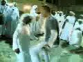 بيرطتني عجبه شغل الأماراتين وخش معاهم