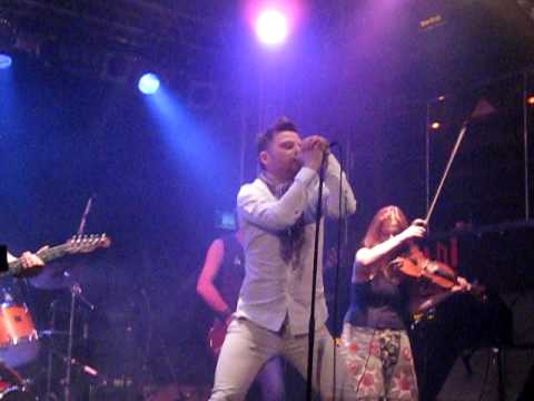 Grupa Regina - Bjezi dok sam mlad (Moskva, klub "IKRA", 11.03.10)