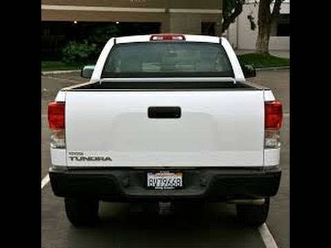 how to lock a hitch cover