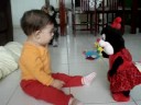 Yasmin dan�ando!!!