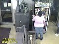 MENINA PRESA NO BRINQUEDO....