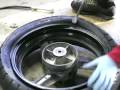 バイクのタイヤ交換の方法（タイヤレバーのみで）motorcycle tire change on hand