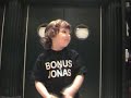 BABY BOTTLE POP MUSIC VIDEO - THE JONAS BROTHERS
