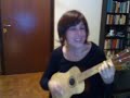 ok. ho comprato l'ukulele e sto imparando a suonarlo. nel frattempo i miei gatti hanno reazioni che nemmeno con Bigazzi...