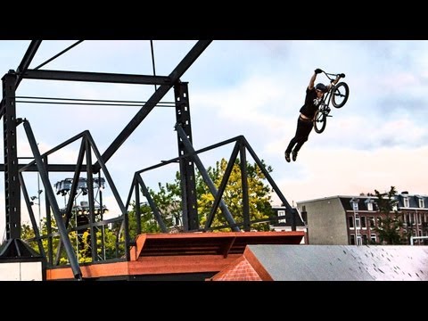 BMX Park w/ Reacting Features - Red Bull Framed Reactions 2013 Amsterdam_A héten feltöltött legjobb extrémsport videók